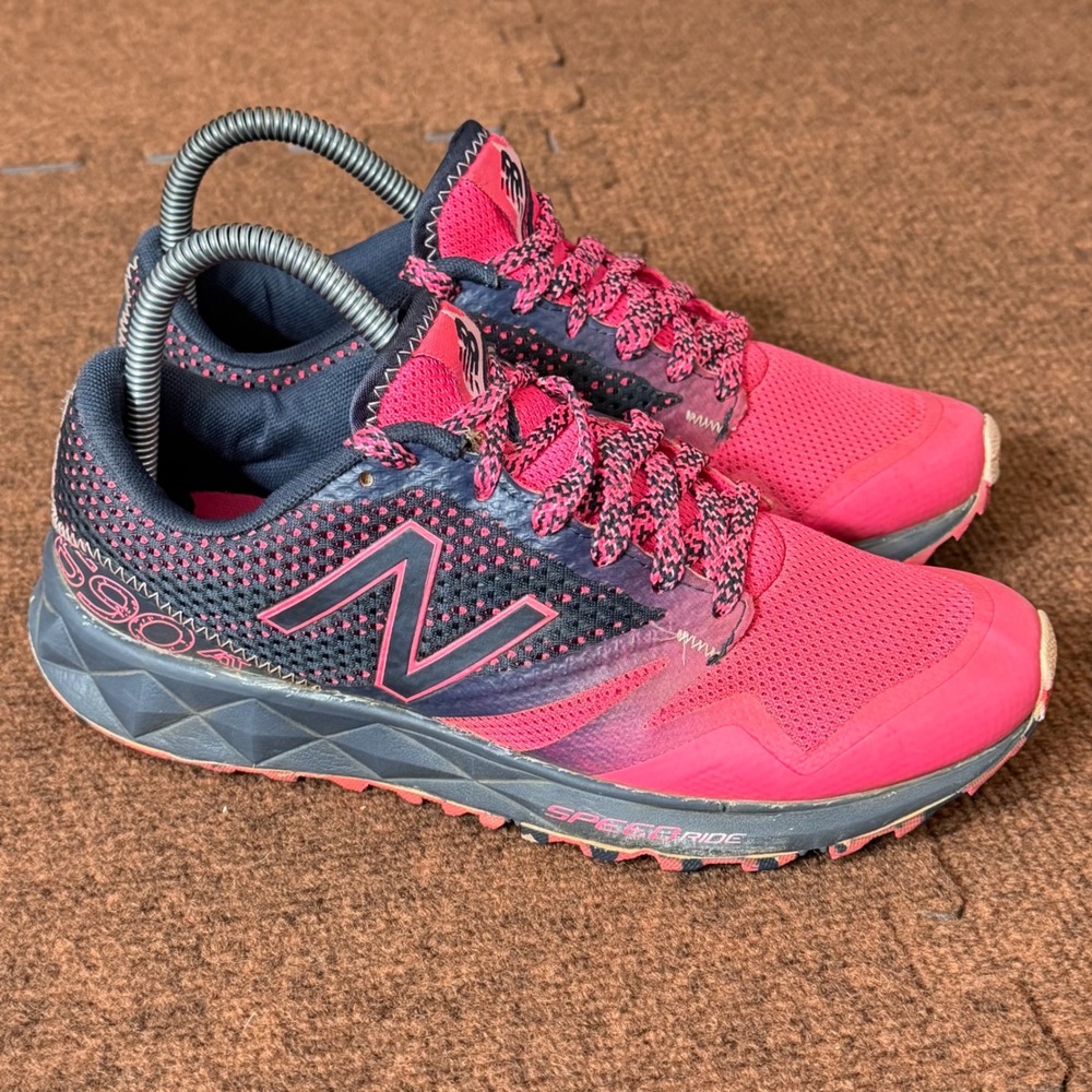New Balance 690v1 All Terrain Trail‎ Running Shoes Pink Navy WT690RP1 Womens 7.5